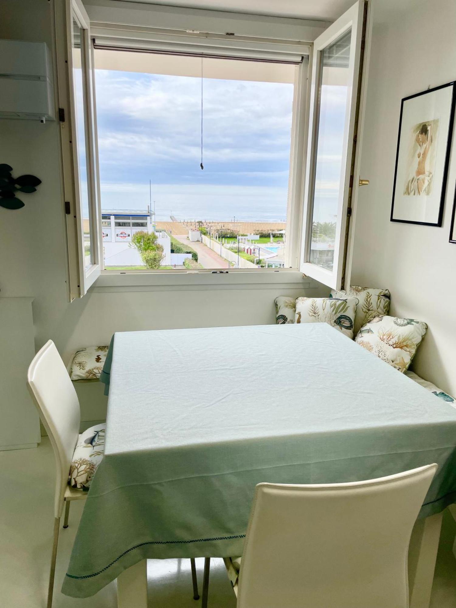 Emozioni Al Mare Apartment *